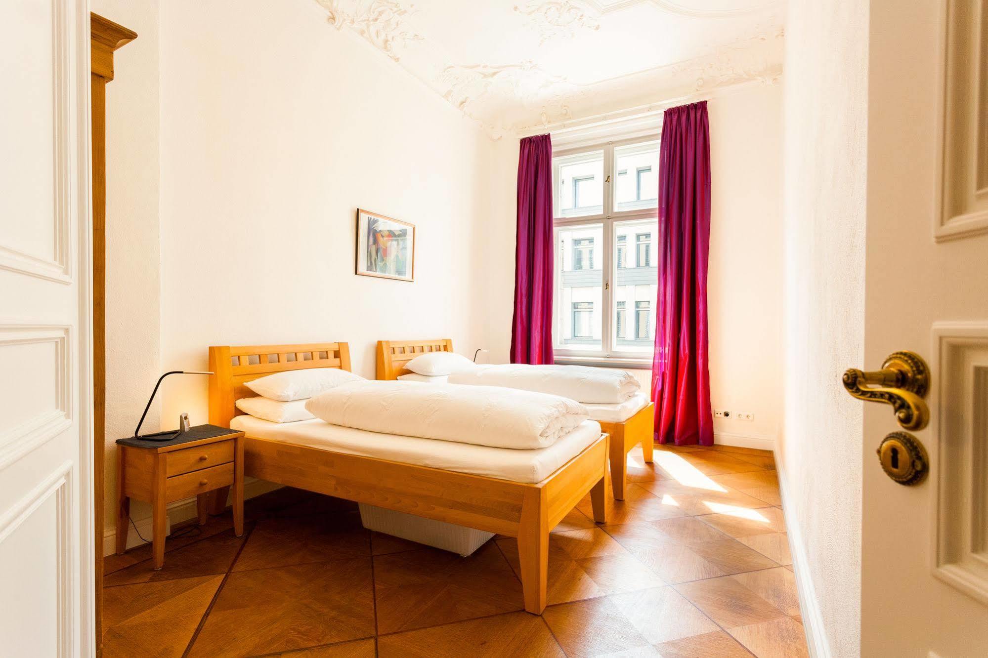 Aptc Downtown Monument4rent Near Checkpoint Charlie Appartement *